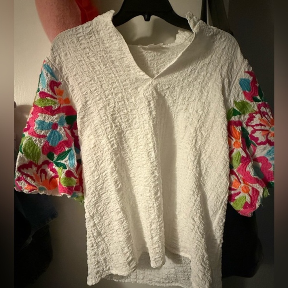 Flash Sale! THML embroidered puff sleeve white top size XS - Picture 7 of 10